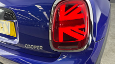 MINI Hatchback 1.5 Cooper Classic II 3dr [Comfort Pack] Petrol Hatchback
